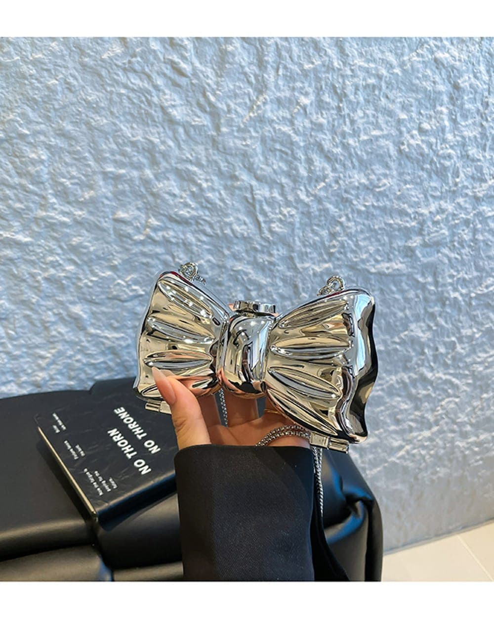 Bianca Bow Clutch — Gold — DOSYSO Soirée